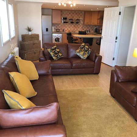 Beautiful 3-Bed Apartment In Gourock Luaran gambar
